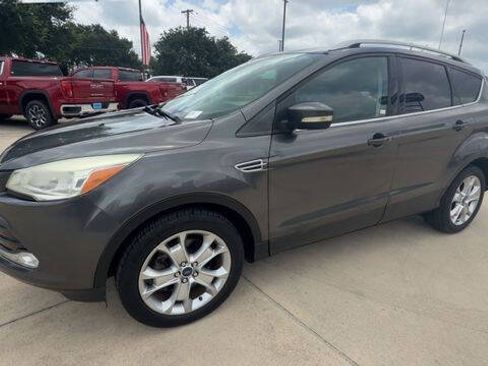 Used 2016 Ford Escape Titanium FWD image 4