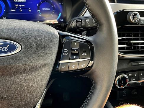 Used 2022 Ford Escape SEL w/ Technology Package image 19