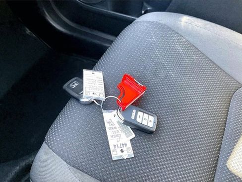 Used 2019 Honda HR-V EX image 11