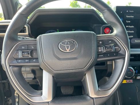 Used 2025 Toyota 4Runner TRD Off-Road Premium AWD/4WD image 13
