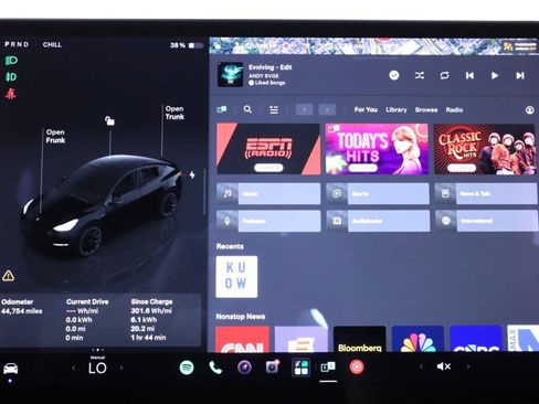 Used 2022 Tesla Model Y Long Range AWD/4WD image 14