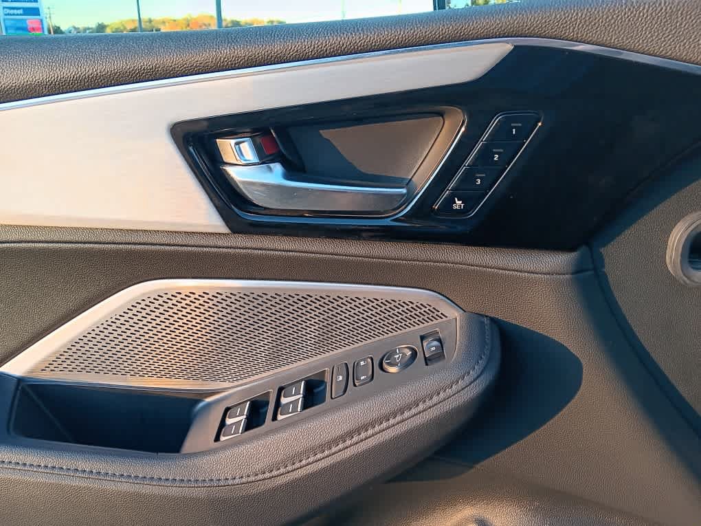 Used 2024 Acura MDX SH-AWD image 34