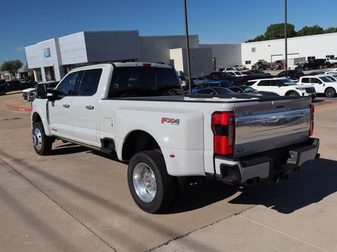 Used 2025 Ford F450 Platinum w/ Platinum Plus Package image 8