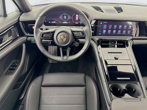 New 2025 Porsche Panamera 4 image 24