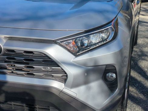 Used 2019 Toyota RAV4 Limited image 10