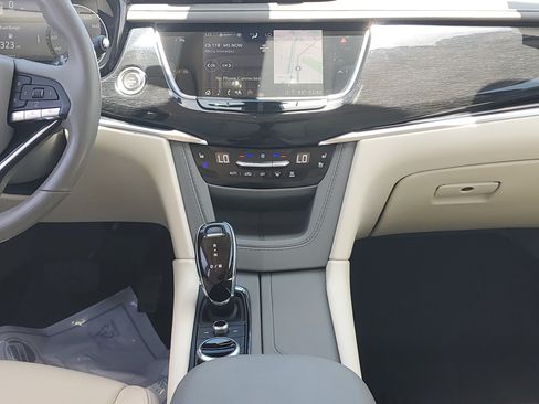 Used 2024 Cadillac XT6 Premium Luxury FWD image 19
