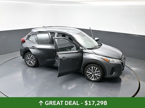 Used 2024 Nissan Kicks SV image 60