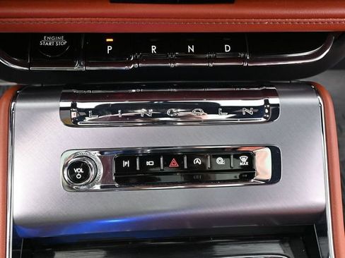 Used 2025 Lincoln Aviator Reserve w/ Equipment Group 201A AWD/4WD image 36
