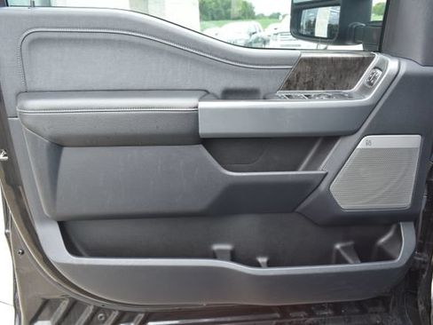 Used 2023 Ford F250 Lariat w/ Lariat Ultimate Package AWD/4WD image 19
