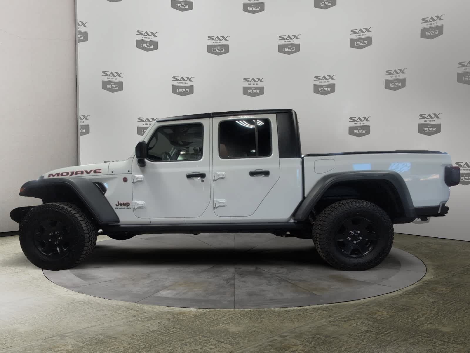 Used 2021 Jeep Gladiator Mojave w/ Dual Top Group AWD/4WD image 2