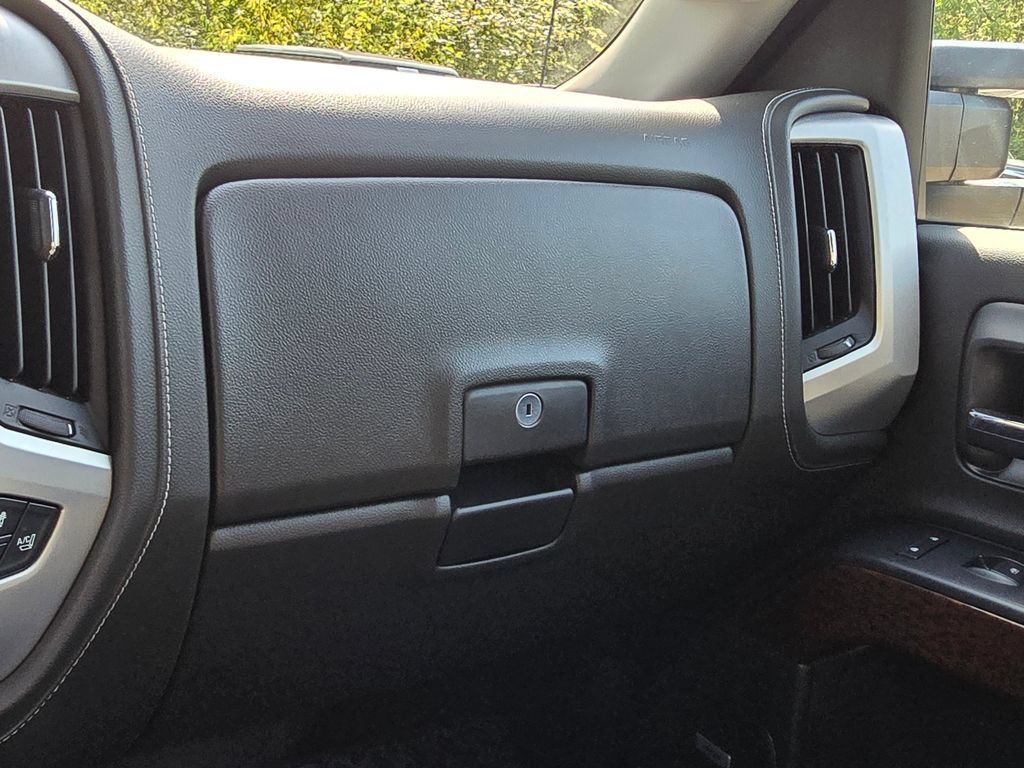 Used 2015 GMC Sierra 1500 SLT w/ SLT Crew Cab Value Package AWD/4WD image 32