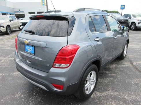 Used 2019 Chevrolet Trax LT w/ LT Convenience Package FWD image 5