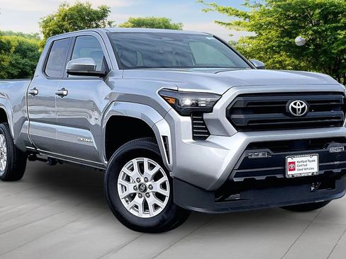 Certified 2025 Toyota Tacoma SR5 image 1