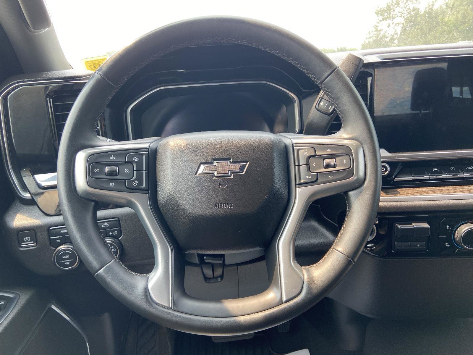Used 2023 Chevrolet Silverado 1500 RST AWD/4WD image 28