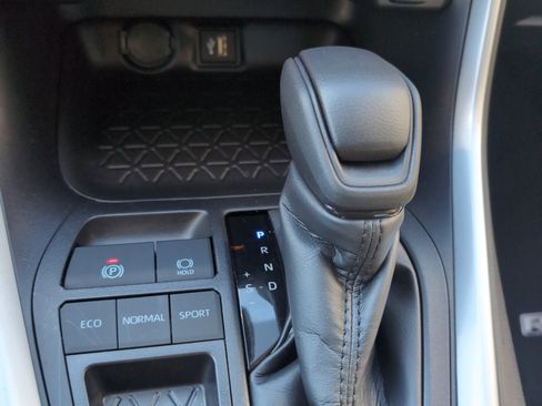 Certified 2025 Toyota RAV4 XLE image 26