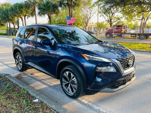 Used 2023 Nissan Rogue SV FWD image 6