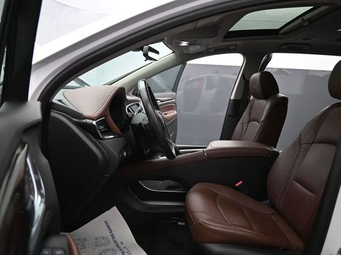 Used 2021 Buick Enclave Avenir w/ Avenir Technology Package AWD/4WD image 5