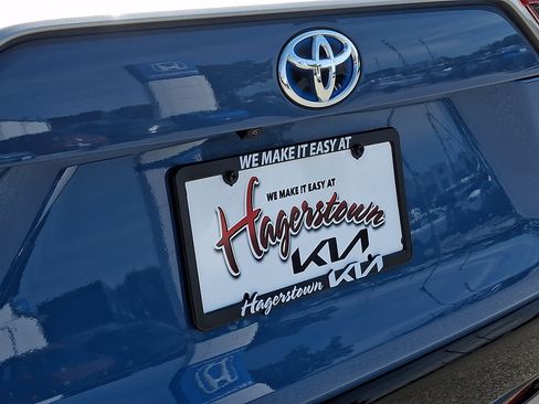 Used 2022 Toyota RAV4 XSE w/ XSE Grade Weather Package AWD/4WD image 32