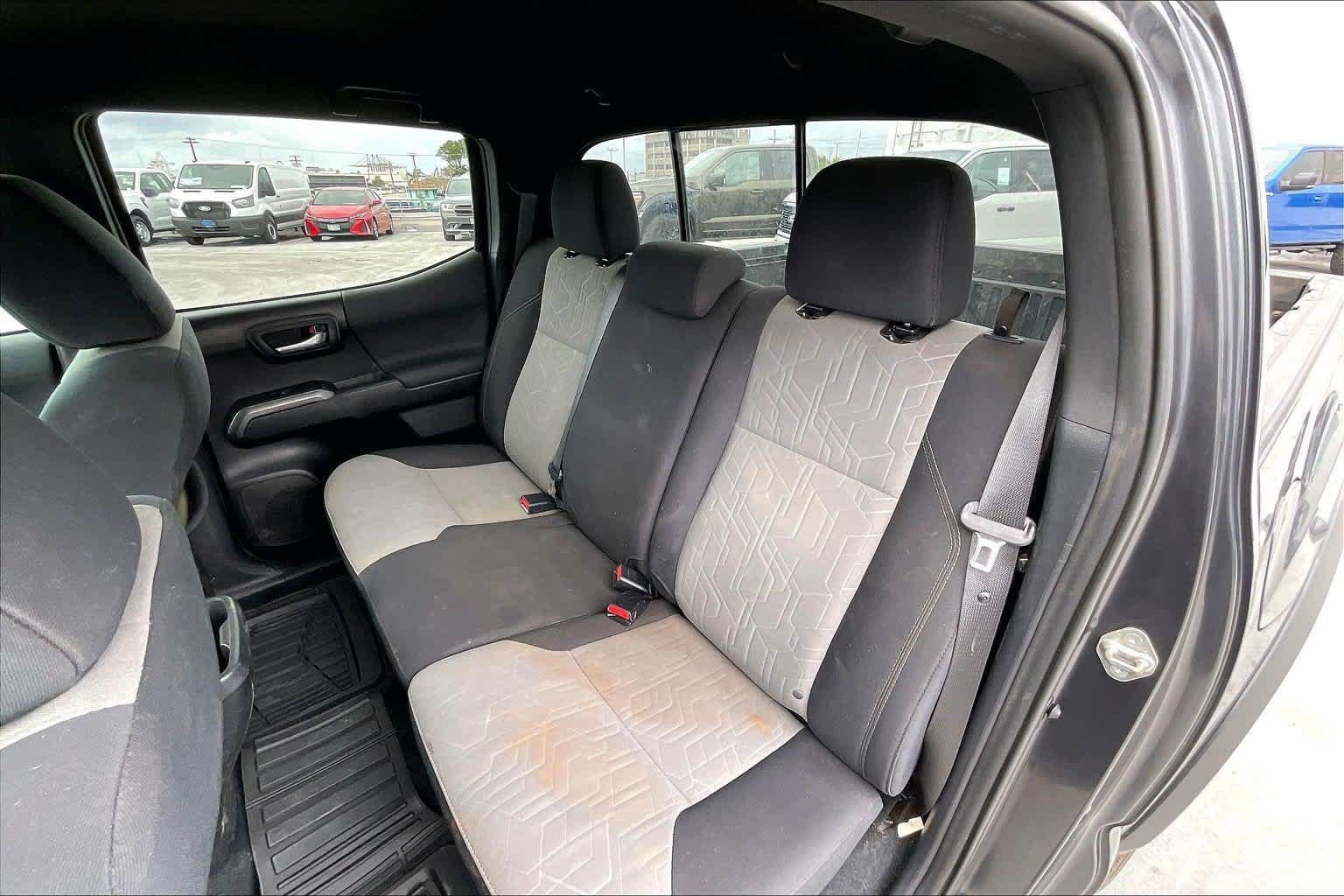 Used 2020 Toyota Tacoma TRD Off-Road w/ Technology Package RWD image 29