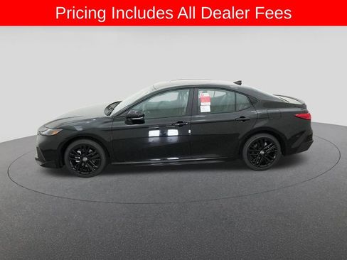New 2026 Toyota Camry SE FWD image 3