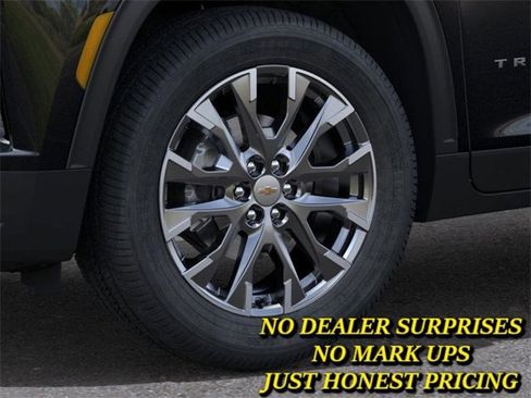 New 2026 Chevrolet Traverse LT w/ Sun and Wheel Package image 9