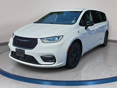 Used 2024 Chrysler Pacifica Limited