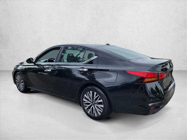 Used 2025 Nissan Altima 2.5 SV FWD image 7