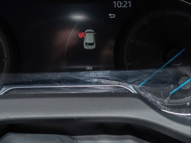 Used 2024 Toyota Venza XLE AWD/4WD image 3
