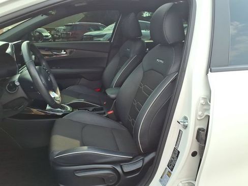 Used 2024 Kia Forte GT-Line w/ GT-Line Premium Package FWD image 12