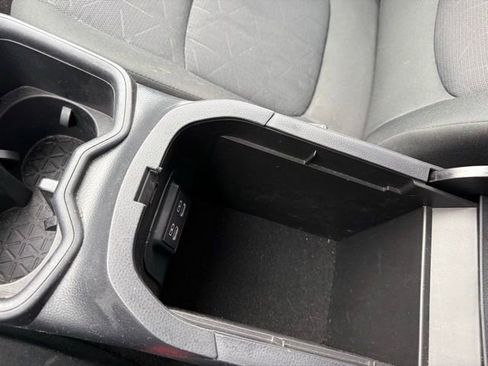 Used 2025 Toyota RAV4 XLE image 20