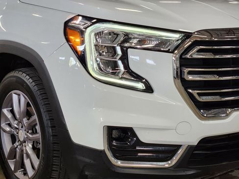 Used 2022 GMC Terrain SLT image 13