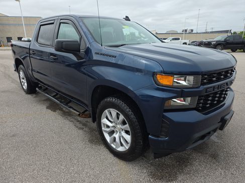 Used 2021 Chevrolet Silverado 1500 Custom w/ LPO, Dark Essentials Package AWD/4WD image 3