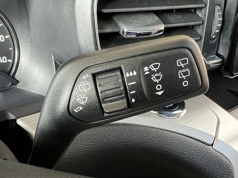 Used 2023 Ford Explorer XLT w/ Equipment Group 202A AWD/4WD image 44