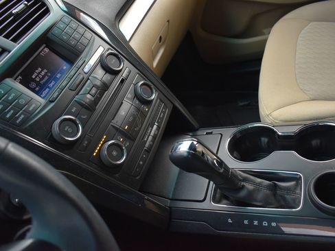 Used 2016 Ford Explorer FWD image 26