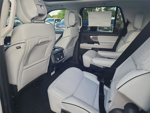 New 2026 Ford Expedition Platinum AWD/4WD image 18