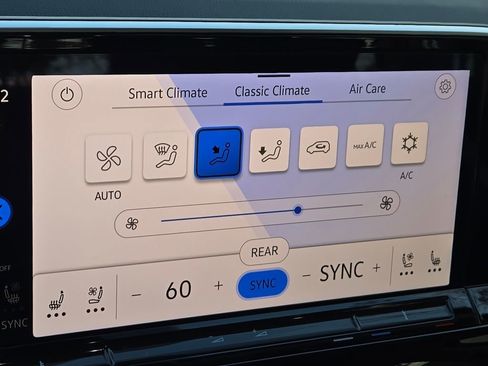 Used 2024 Volkswagen Atlas Peak Edition SE image 19