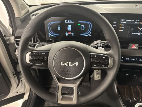 Certified 2025 Kia Sportage LX image 22
