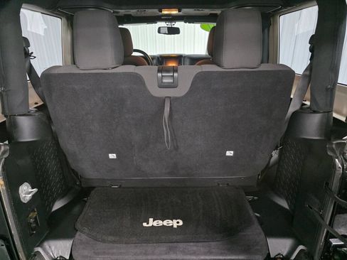 Used 2017 Jeep Wrangler Sport w/ Quick Order Package 23S AWD/4WD image 12