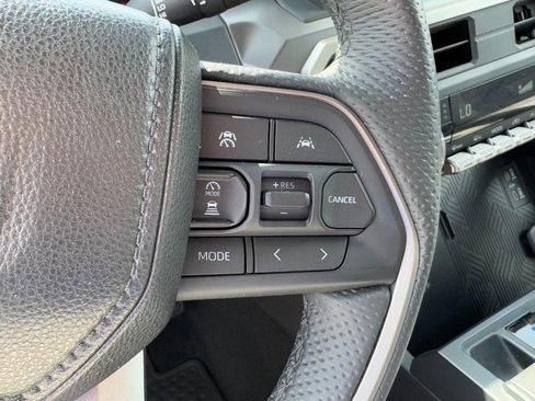 Used 2024 Toyota Tacoma SR5 AWD/4WD image 17