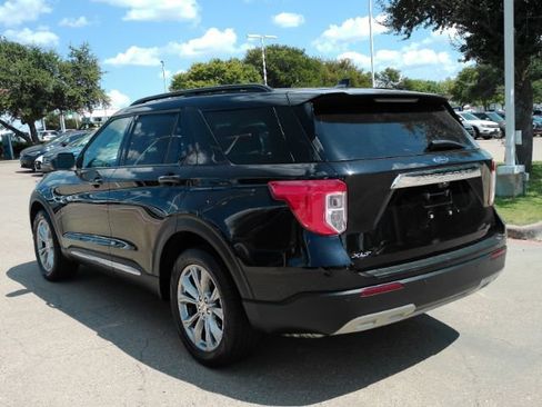 Used 2023 Ford Explorer XLT w/ Equipment Group 202A RWD image 13