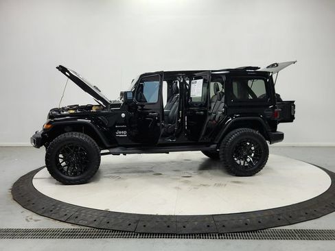 Used 2021 Jeep Wrangler Unlimited Sahara w/ Cold Weather Group AWD/4WD image 13