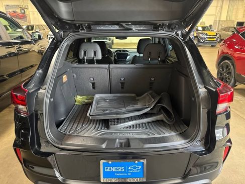 Used 2023 Chevrolet TrailBlazer RS w/ Sun and Liftgate Package AWD/4WD image 5