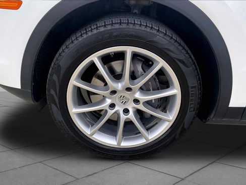 Used 2019 Porsche Cayenne AWD/4WD image 10