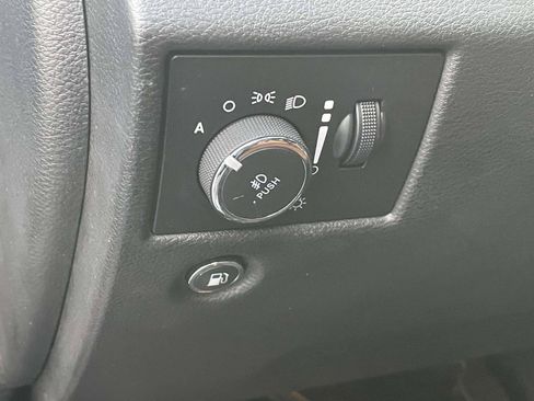 Used 2021 Jeep Grand Cherokee Overland AWD/4WD image 20