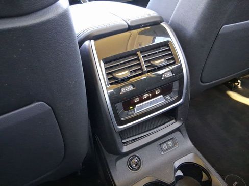 Certified 2024 BMW X7 xDrive40i w/ Premium Package image 30