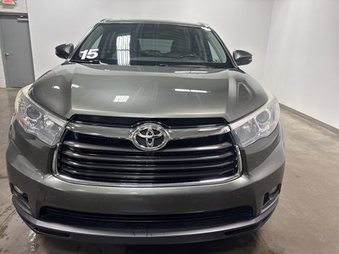 Used 2015 Toyota Highlander XLE AWD/4WD image 7