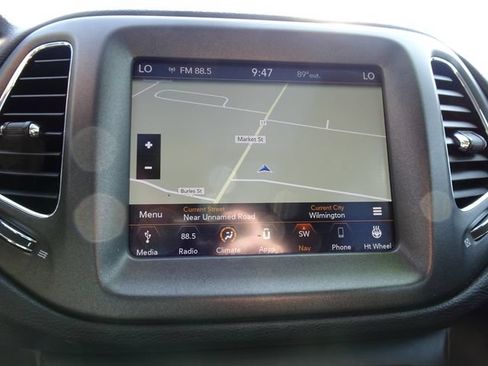 Used 2019 Jeep Compass Trailhawk w/ Leather Interior Group AWD/4WD image 23