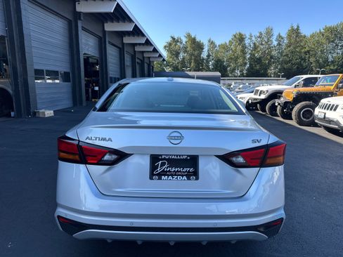 Used 2024 Nissan Altima 2.5 SV FWD image 25