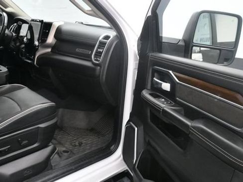 Used 2024 RAM 2500 Laramie AWD/4WD image 14