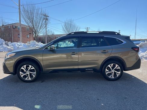 Used 2020 Subaru Outback Limited image 2